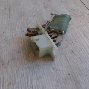 Újdonság OPEL ASTRA F 94-02 Fűtőmotor előtét ellenállásbontott alkatrész