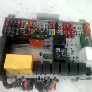 Vedd meg most OPEL ASTRA G 97-04 Biztosítéktábla bcm bsi bsm sam gem modul utastér 2.0dti bontott alkatrész