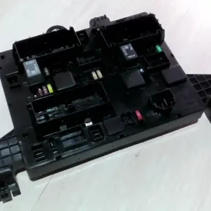 Végkiárusítás OPEL Astra J/1 2009.09.01-2012.08.31 Biztosítéktábla bcm bsi bsm sam gem modulbontott alkatrész