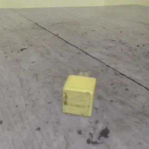 Vásárlói kedvenc OPEL CORSA C 00-06 Relé bontott alkatrész