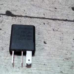 Azonnal elérhető OPEL CORSA C 00-06 Relé bontott alkatrész