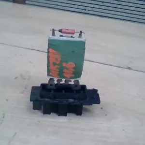 Árengedmény OPEL CORSA D 06-11 Fűtőmotor előtét ellenállás1.2i bontott alkatrész