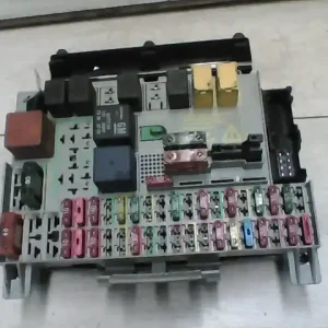 Azonnali szállítás OPEL VECTRA B 96-99 Biztosítéktábla bcm bsi bsm sam gem modulbontott alkatrész