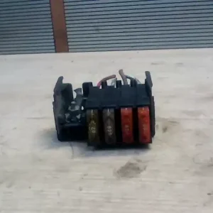 Biztonságos fizetés PEUGEOT 106 96- Biztosítéktábla bcm bsi bsm sam gem modul1.0i bontott alkatrész