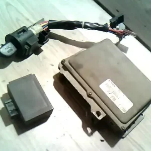 Vedd meg online PEUGEOT 106 96- Motorvezérlő egység ecu pcm modul 1.0 ibontott alkatrész