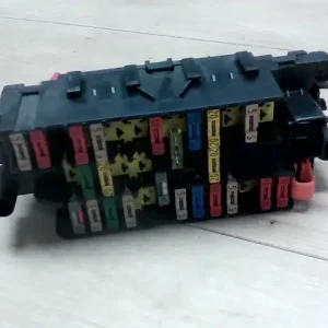 Expressz szállítás PEUGEOT 206 Biztosítéktábla bcm bsi bsm sam gem modul1.9hdi bontott alkatrész