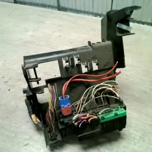 PEUGEOT 206 Biztosítéktábla bcm bsi bsm sam gem modul1.4 b bontott alkatrész Korlátozott ajánlat