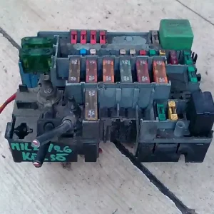 PEUGEOT 206 Biztosítéktábla bcm bsi bsm sam gem modul motortér bontott alkatrész Utolsó esély