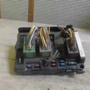 Azonnali szállítás PEUGEOT 206 Biztosítéktábla bcm bsi bsm sam gem modul motortér 1.4 i bontott alkatrész