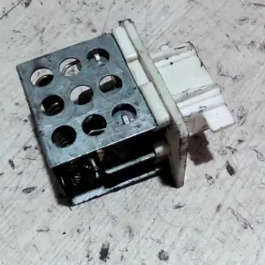 PEUGEOT 206 Fűtőmotor előtét ellenállásbontott alkatrész Azonnal elérhető