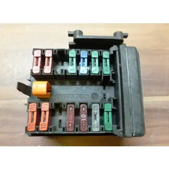 Kiárusítás PEUGEOT 306 97-02 Biztosítéktábla bcm bsi bsm sam gem modulbontott alkatrész