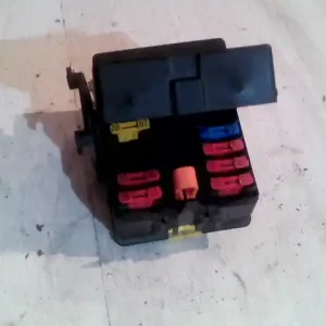 PEUGEOT 306 97-02 Biztosítéktábla bcm bsi bsm sam gem modul1.4ibontott alkatrész Szuper akció