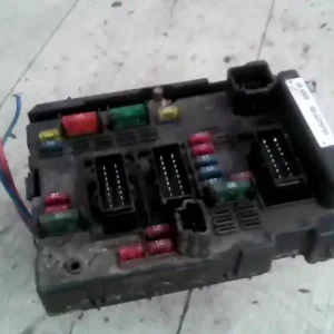 PEUGEOT 307 01-05 Biztosítéktábla bcm bsi bsm sam gem modul motortér bontott alkatrész Kiárusítás