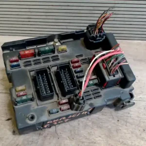 PEUGEOT 307 01-05 Biztosítéktábla bcm bsi bsm sam gem modul motortér bontott alkatrész Alacsony ár