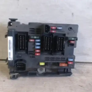 PEUGEOT 307 01-05 Biztosítéktábla bcm bsi bsm sam gem modul motortér 1.6hdi bontott alkatrész Biztonságos vásárlás