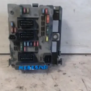 PEUGEOT 307 01-05 Biztosítéktábla bcm bsi bsm sam gem modul motortér 1.6hdi bontott alkatrész Biztonságos fizetés