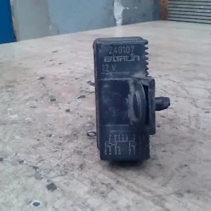 Újdonság PEUGEOT 307 01-05 üzemanyag szivattyú relé 1.6i bontott alkatrész