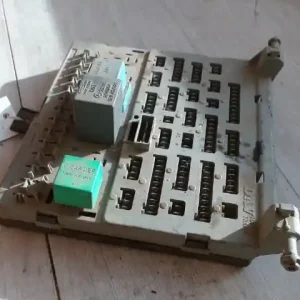 Outlet PEUGEOT 309 Biztosítéktábla bcm bsi bsm sam gem modul utastér 1.9d bontott alkatrész