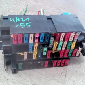 PEUGEOT 406 Biztosítéktábla bcm bsi bsm sam gem modul2.0hdi bontott alkatrész Bestseller