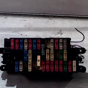 Szezonális akció PEUGEOT 406 Biztosítéktábla bcm bsi bsm sam gem modulbontott alkatrész