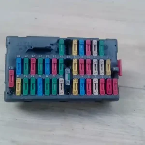 Azonnal elérhető PEUGEOT 406 Biztosítéktábla bcm bsi bsm sam gem modul utastér 1.9td bontott alkatrész