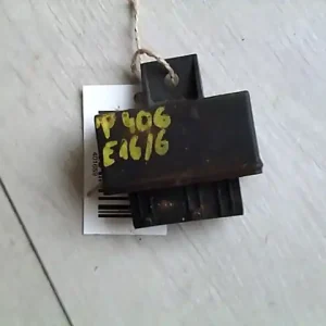 Vedd meg online PEUGEOT 406 üzemanyag szivattyú relé bontott alkatrész