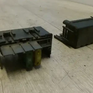 PEUGEOT EXPERT 1995.09.01-2003.12.31 Biztosítéktábla bcm bsi bsm sam gem modul motortér bontott alkatrész Nézd meg most