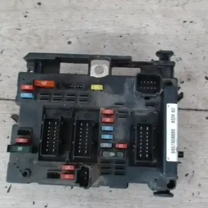 PEUGEOT PARTNER 02- Biztosítéktábla bcm bsi bsm sam gem modulbontott alkatrész Prémium