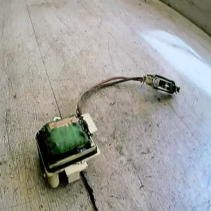 Akciós ár RENAULT CLIO 01-06 Fűtőmotor előtét ellenállásbontott alkatrész