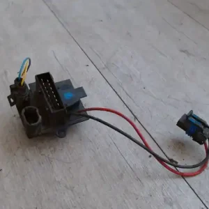 Gyors kiszállítás RENAULT CLIO 01-06 Fűtőmotor előtét ellenállásbontott alkatrész