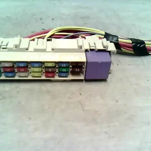 RENAULT CLIO 06-09 Biztosítéktábla bcm bsi bsm sam gem modul utastér bontott alkatrész Vásárlói kedvenc