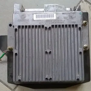 RENAULT CLIO 96-98 Motorvezérlő egység ecu pcm modul bontott alkatrész Legkelendőbb