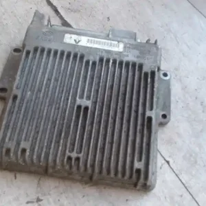 Expressz kézbesítés RENAULT CLIO 96-98 Motorvezérlő egység ecu pcm modul 1.2i bontott alkatrész