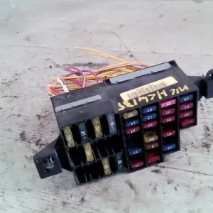 Árcsökkenés RENAULT CLIO 98-01 Biztosítéktábla bcm bsi bsm sam gem modulbontott alkatrész