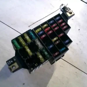 RENAULT CLIO 98-01 Biztosítéktábla bcm bsi bsm sam gem modul utastér bontott alkatrész Szuper ajánlat