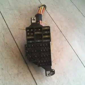 RENAULT CLIO 98-01 Biztosítéktábla bcm bsi bsm sam gem modul utastér 1.4ibontott alkatrész Akció