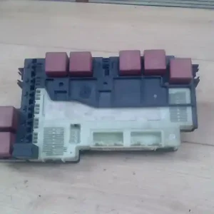 RENAULT CLIO 98-01 Biztosítéktábla bcm bsi bsm sam gem modul utastér 1.2i bontott alkatrész Kiárusítás