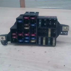 Biztonságos fizetés RENAULT CLIO 98-01 Biztosítéktábla bcm bsi bsm sam gem modul utastér 1.2i bontott alkatrész