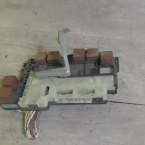 Gyors kiszállítás RENAULT CLIO 98-01 Biztosítéktábla bcm bsi bsm sam gem modul utastér 1.4 i bontott alkatrész