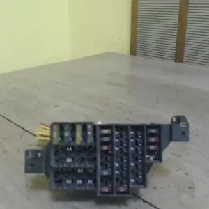 RENAULT CLIO 98-01 Biztosítéktábla bcm bsi bsm sam gem modul utastér 1.4 i bontott alkatrész Olcsóbb