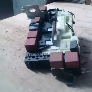 Népszerű RENAULT CLIO 98-01 Biztosítéktábla bcm bsi bsm sam gem modul utastér bontott alkatrész