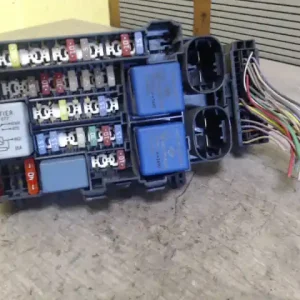 Ajánlat RENAULT Fluence 2013.01.01- Biztosítéktábla bcm bsi bsm sam gem modul utastér 1.5 diesel 70kw bontott alkatrész