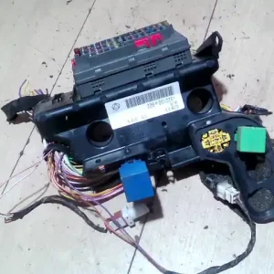 RENAULT EXPERT 1995.09.01-2003.12.31 Biztosítéktábla bcm bsi bsm sam gem modul2.0hdi bontott alkatrész Azonnal elérhető