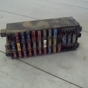 Ne maradj le RENAULT Kangoo 2003.01 - 2008.01 Biztosítéktábla bcm bsi bsm sam gem modul utastér bontott alkatrész