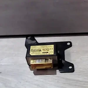 Legkelendőbb RENAULT KANGOO 97-03 ütközés érzékelő bontott alkatrész