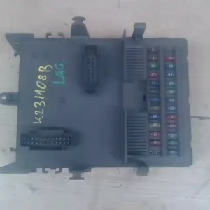 Bestseller RENAULT LAGUNA 00-05 Biztosítéktábla bcm bsi bsm sam gem modul utastér 1.9dci bontott alkatrész