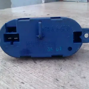 Vedd meg online RENAULT LAGUNA 00-05 Fűtőmotor előtét ellenállásbontott alkatrész