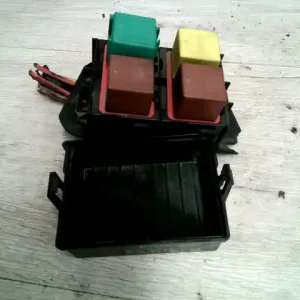 RENAULT LAGUNA 98- Biztosítéktábla bcm bsi bsm sam gem modul1.9dci bontott alkatrész Legkelendőbb