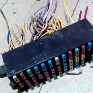 RENAULT MASTER 03- Biztosítéktábla bcm bsi bsm sam gem modul3.0dci bontott alkatrész Akció