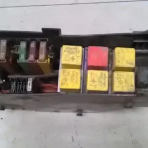 Ne maradj le RENAULT MASTER 03- Biztosítéktábla bcm bsi bsm sam gem modul utastér bontott alkatrész